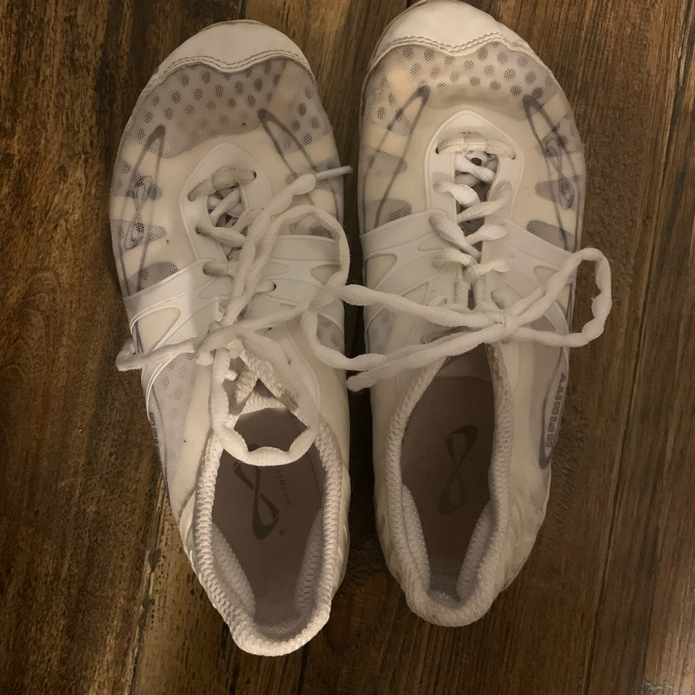 Nfinity vengeance size 7